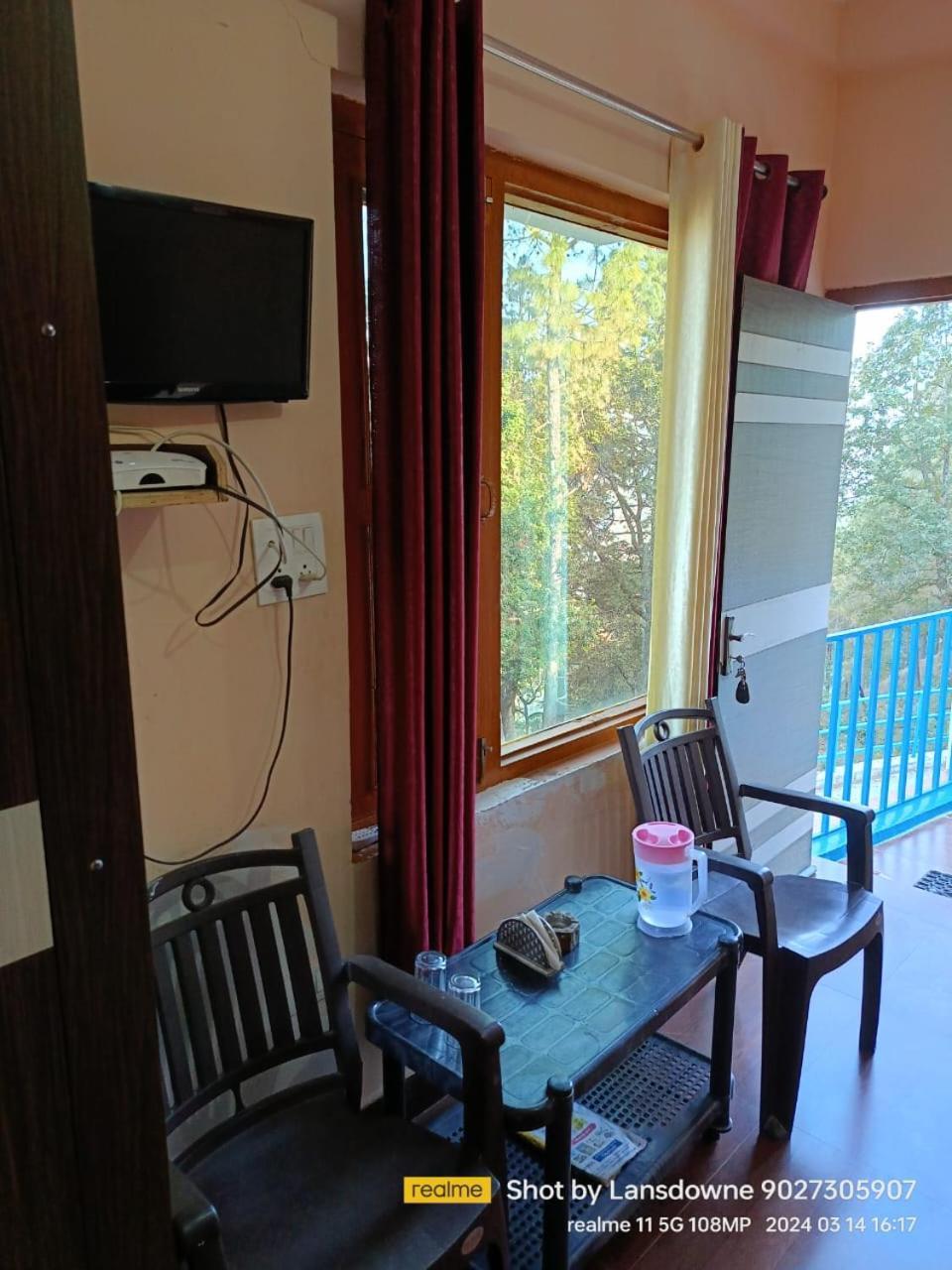 Joshi Holiday Home Stay Lansdowne Kültér fotó
