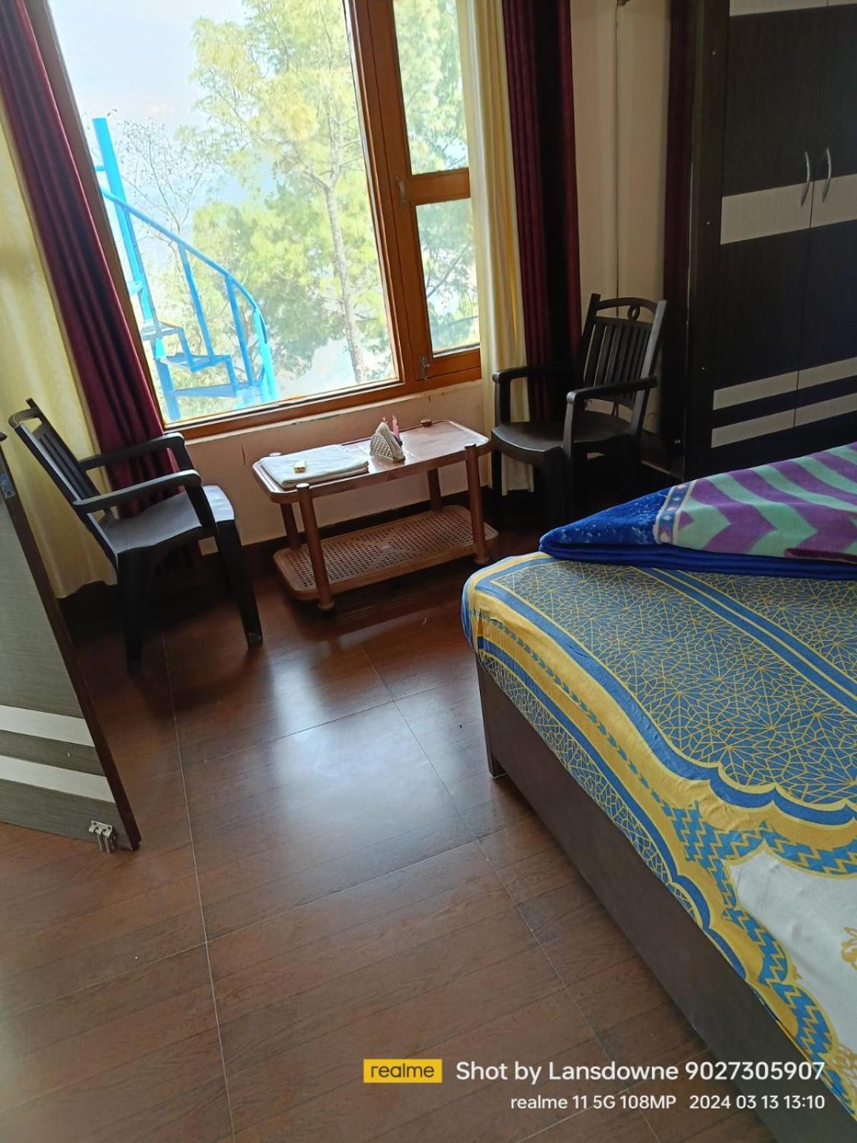 Joshi Holiday Home Stay Lansdowne Kültér fotó