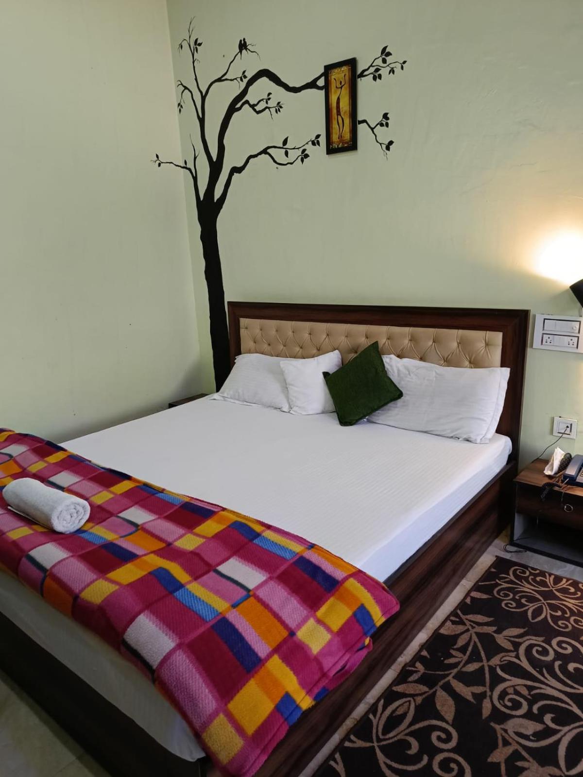 Joshi Holiday Home Stay Lansdowne Kültér fotó