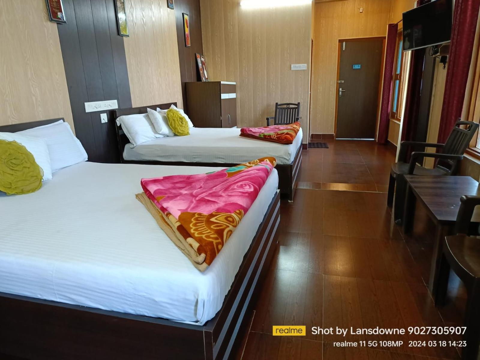 Joshi Holiday Home Stay Lansdowne Kültér fotó