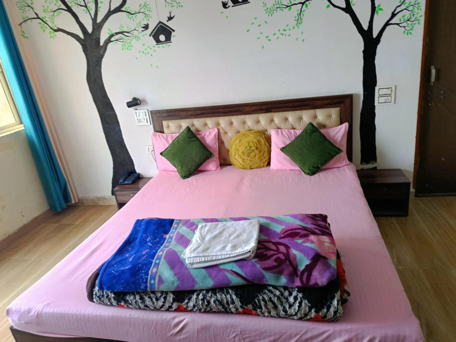 Joshi Holiday Home Stay Lansdowne Kültér fotó