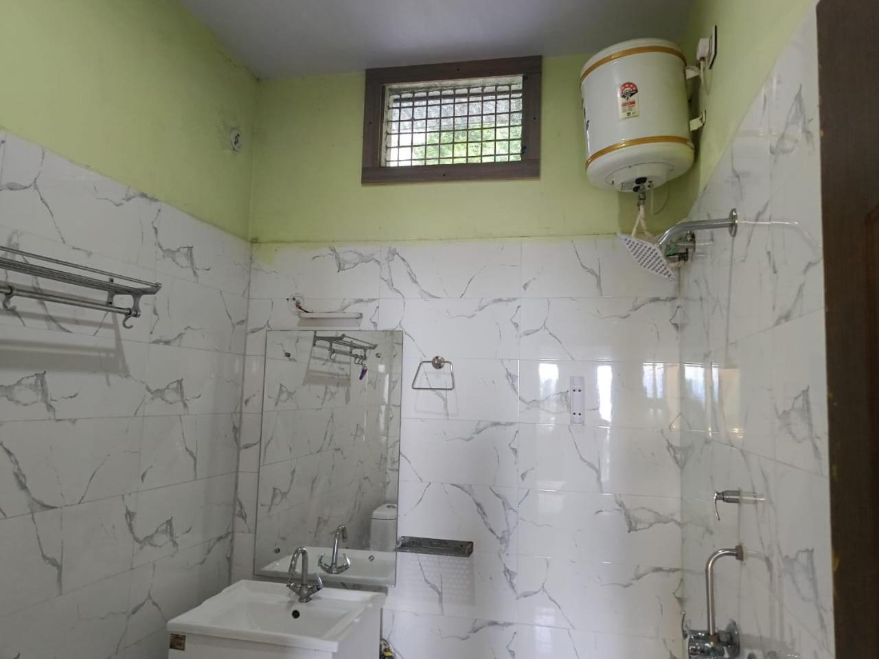 Joshi Holiday Home Stay Lansdowne Kültér fotó
